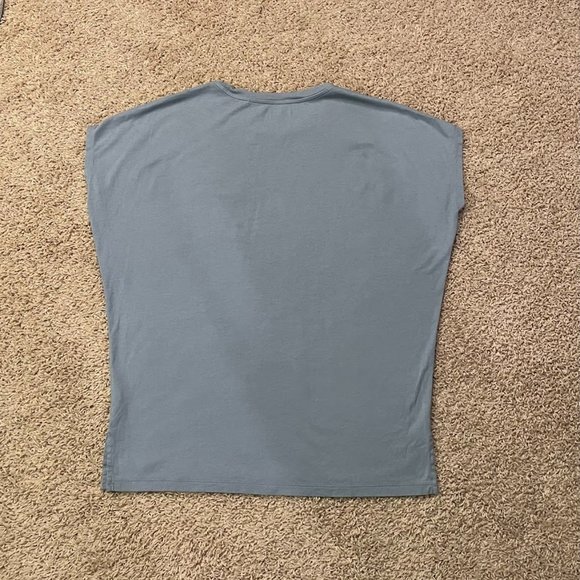 Disney's Lion King Themed Sleeveless Tee with Pocket  Men's XL - Picture 2 of 4